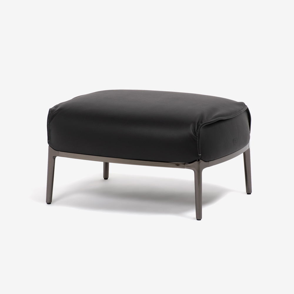PoltronaFrau(ポルトローナ・フラウ)スツール「アーチボルド」革ブラック色
