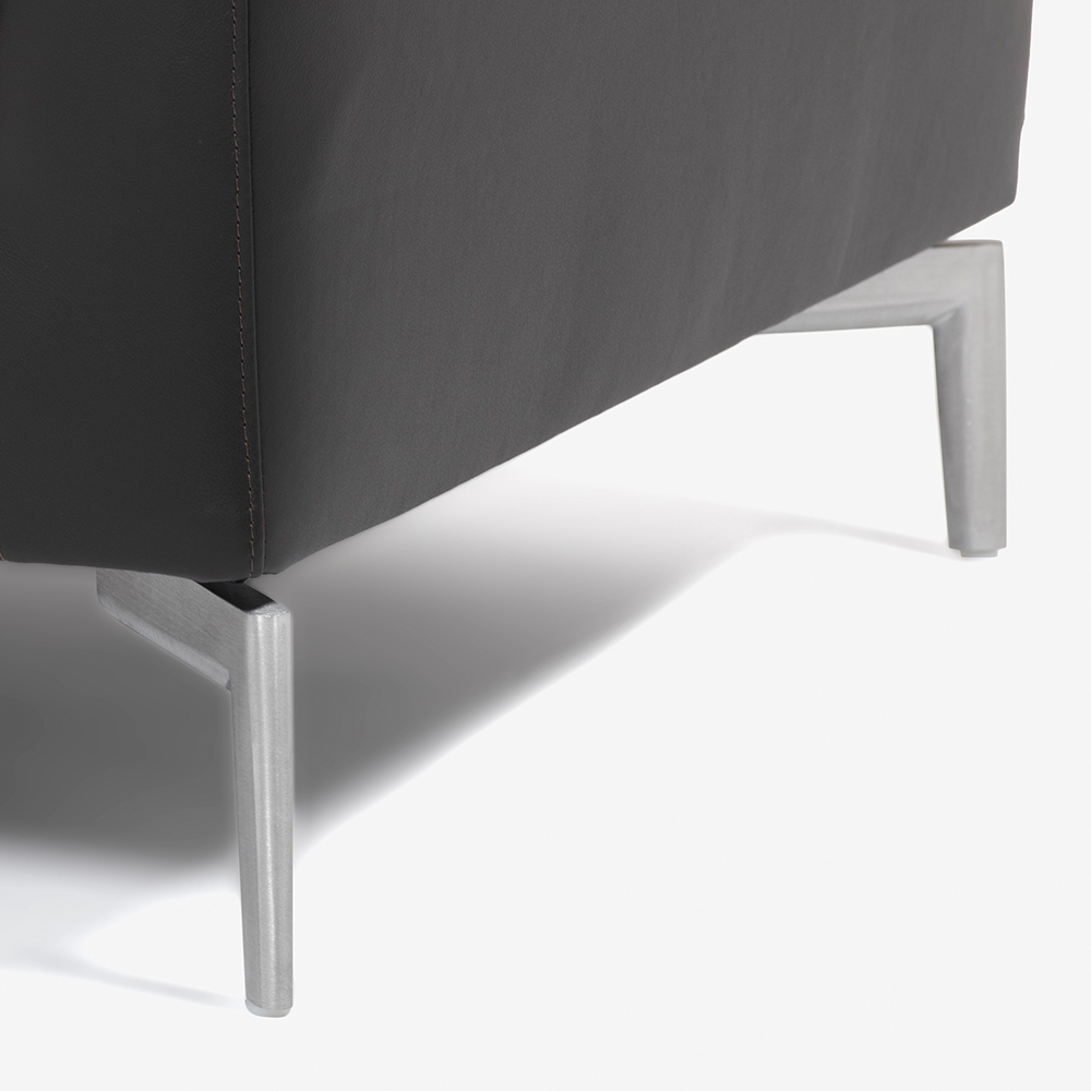erba(エルバイタリア)アームチェア「ベラビスタ」革ダークブラウン色 #A ARREDO5029【お手入れキットの特典付き】