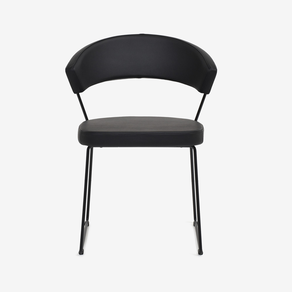 Calligaris(カリガリス)ダイニングチェア「New York CB1022」革ブラック/脚部マットブラック