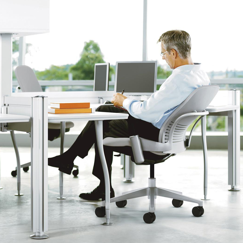 Steelcase(スチールケース)デスクチェア「リープチェア」ブラック色 全4モデル