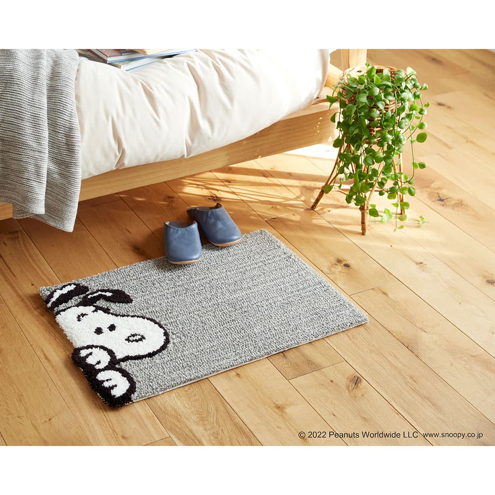 マット 「スヌーピー チラリマット」 65ｘ45cm PEANUTS（ピーナッツ）