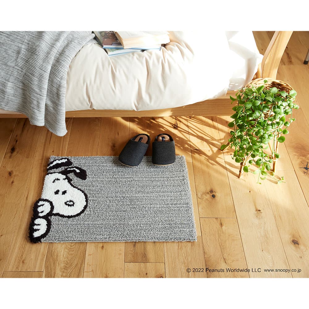 マット 「スヌーピー チラリマット」 65ｘ45cm PEANUTS（ピーナッツ）