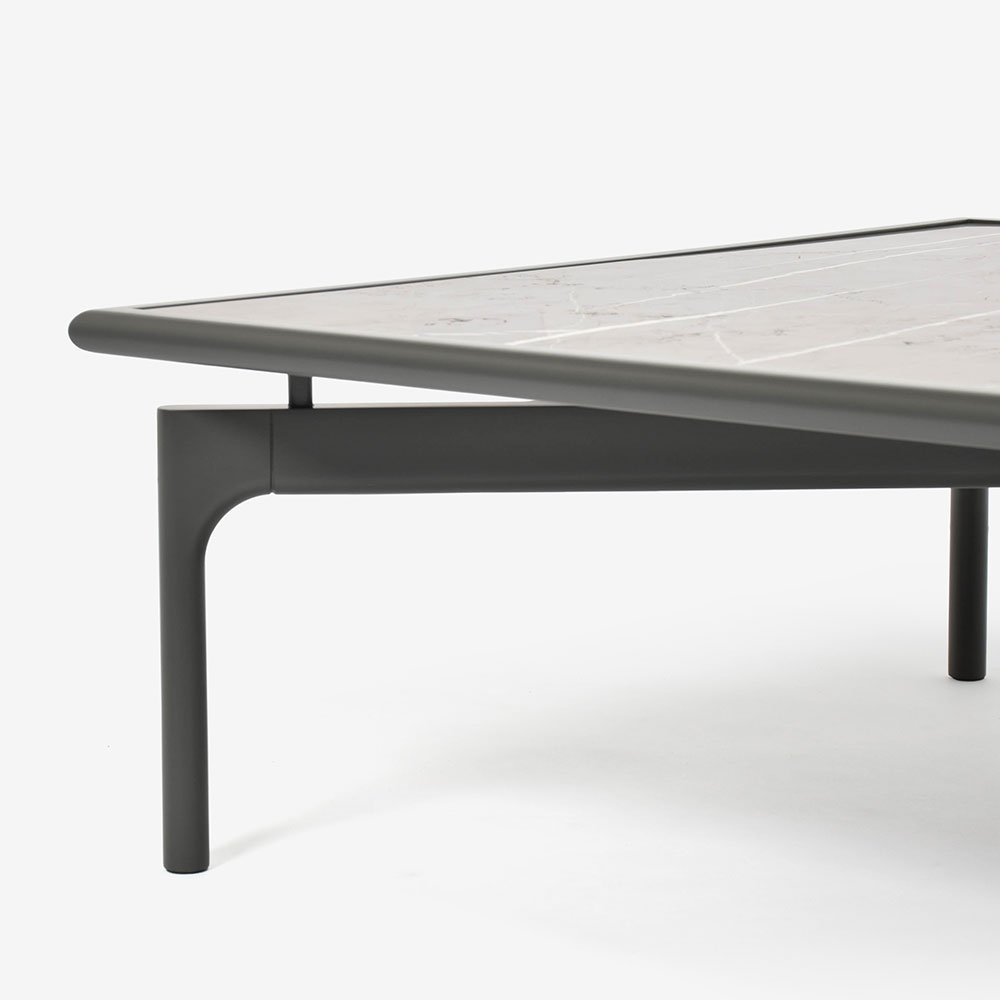 ROLF BENZ(ロルフベンツ)センターテーブル「901-222」幅84cm 天板:天然石グラファイトブラウン フレーム:ビーチ材アンブラグレー色