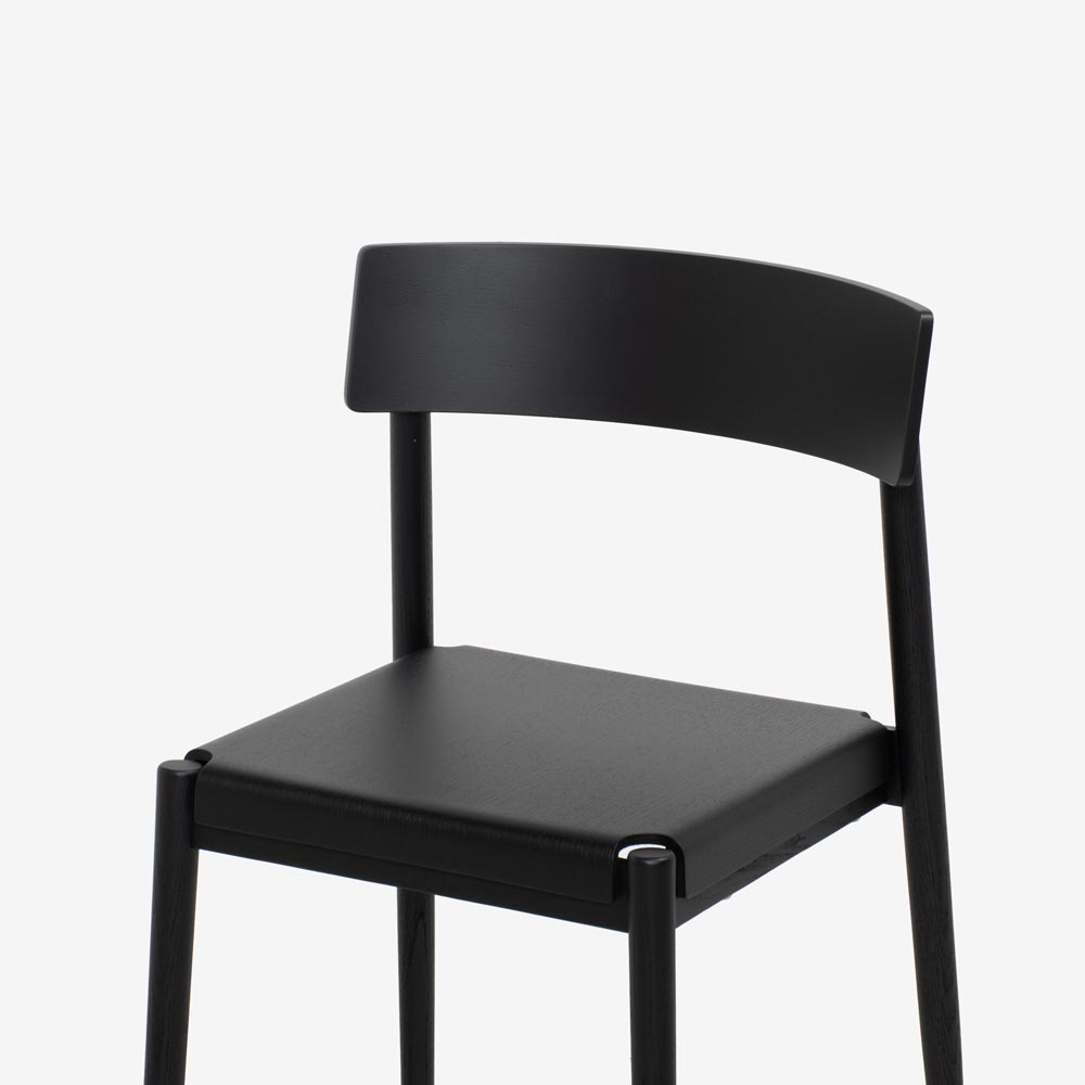 Calligaris(カリガリス)ダイニングチェア「Scandia CS2027」板座 マットブラック色