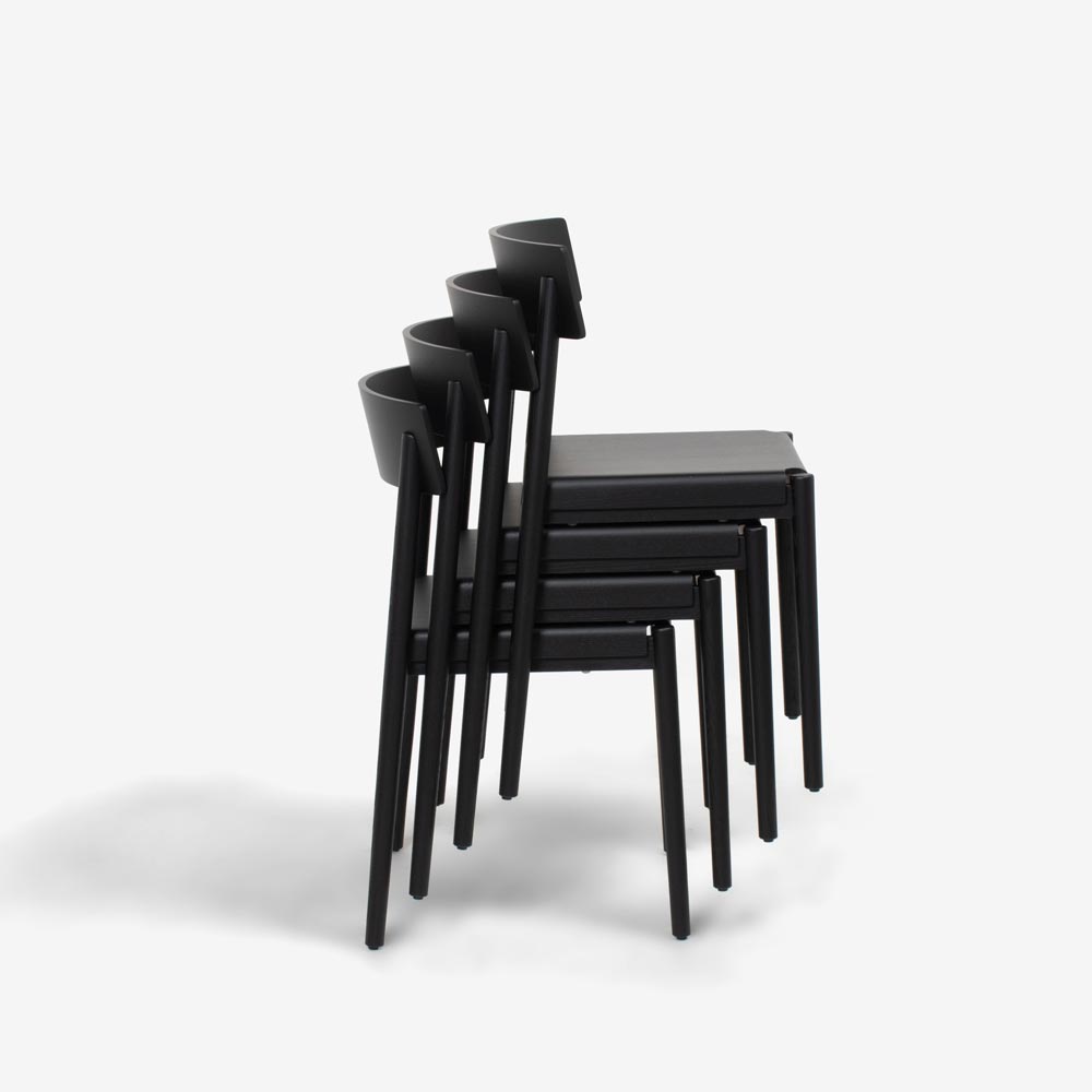 Calligaris(カリガリス)ダイニングチェア「Scandia CS2027」板座 マットブラック色