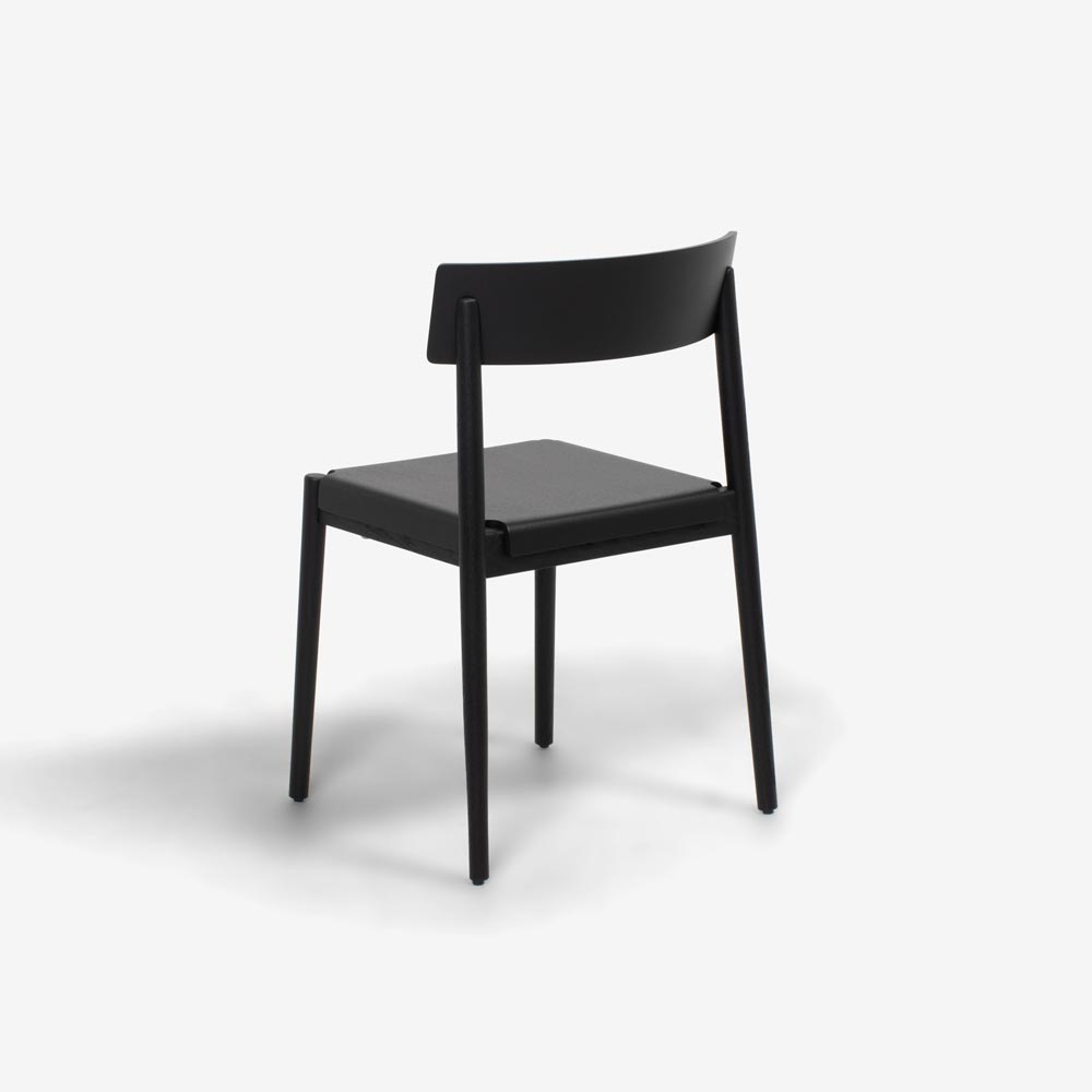 Calligaris(カリガリス)ダイニングチェア「Scandia CS2027」板座 マットブラック色