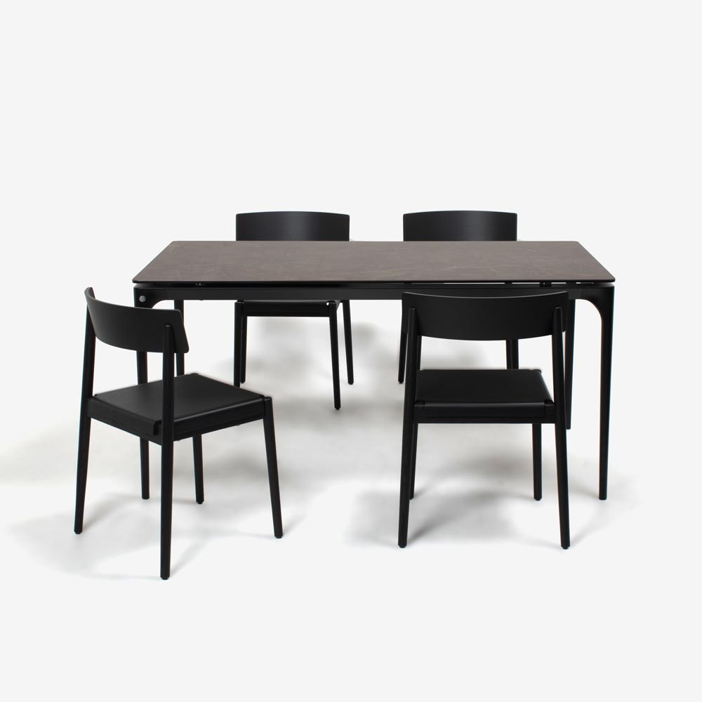 Calligaris(カリガリス)ダイニングチェア「Scandia CS2027」板座 マットブラック色