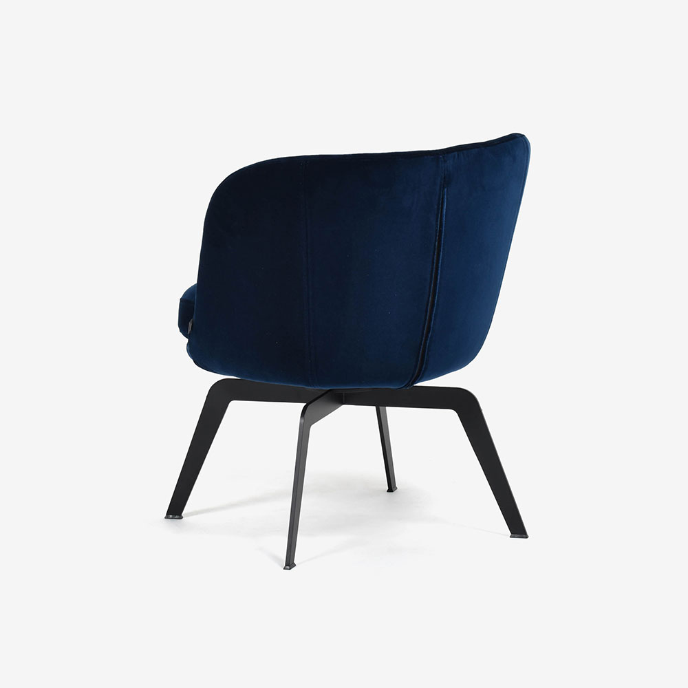 ROLF BENZ（ロルフベンツ）ラウンジチェア「562」回転式 幅63cm 布＃17.407 ブラックブルー色 / 脚メタルブラック