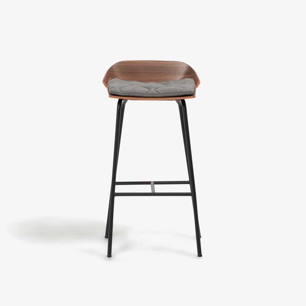 ROLF BENZ(ロルフベンツ)カウンターチェア「650」アメリカンウォールナット 布ブラックグレー色【次回入荷未定】