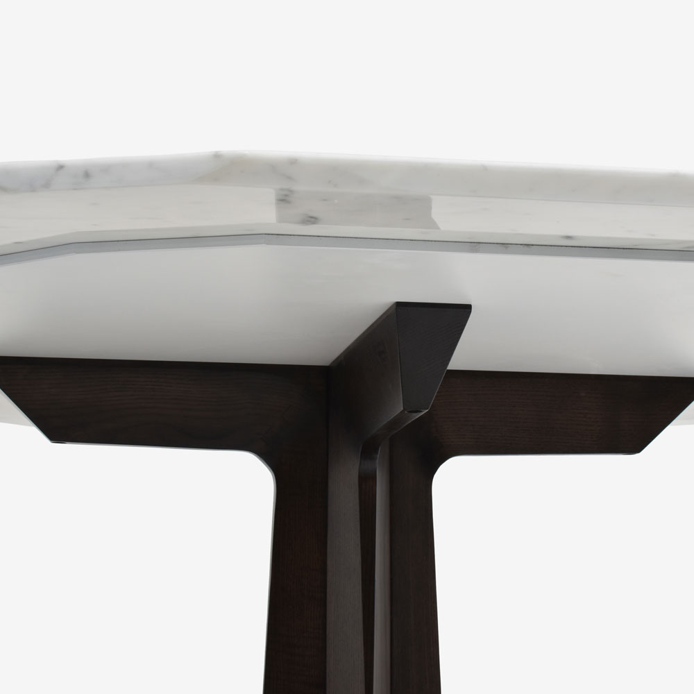 PoltronaFrau(ポルトローナ・フラウ)ダイニングテーブル 「オセロ」八角形 大理石アラベスカート 脚アッシュ材モカ色