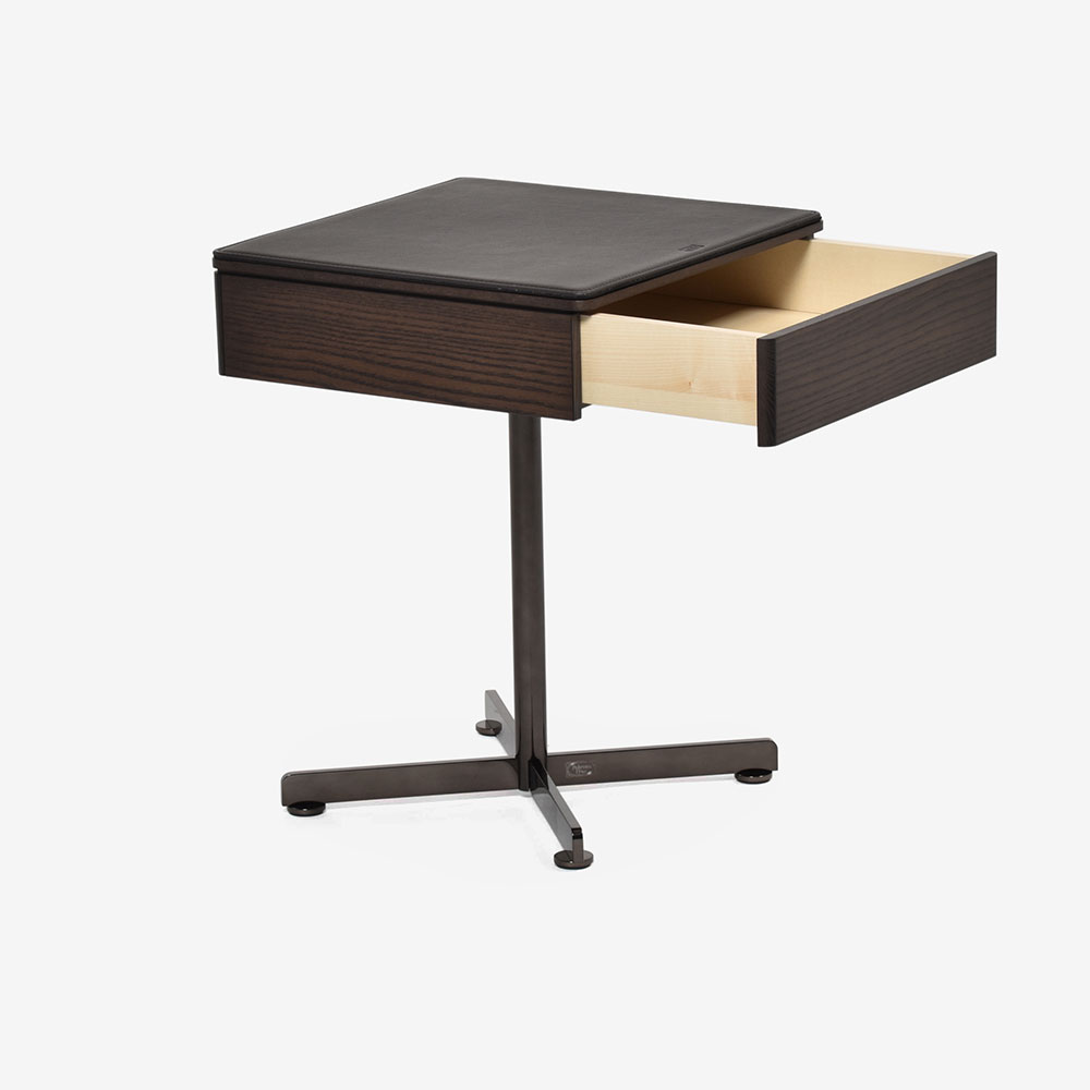 PoltronaFrau（ポルトローナ・フラウ）ナイトテーブル「ボブ ウィズドロワー」 40cm角 アッシュ材 レザーパッド付