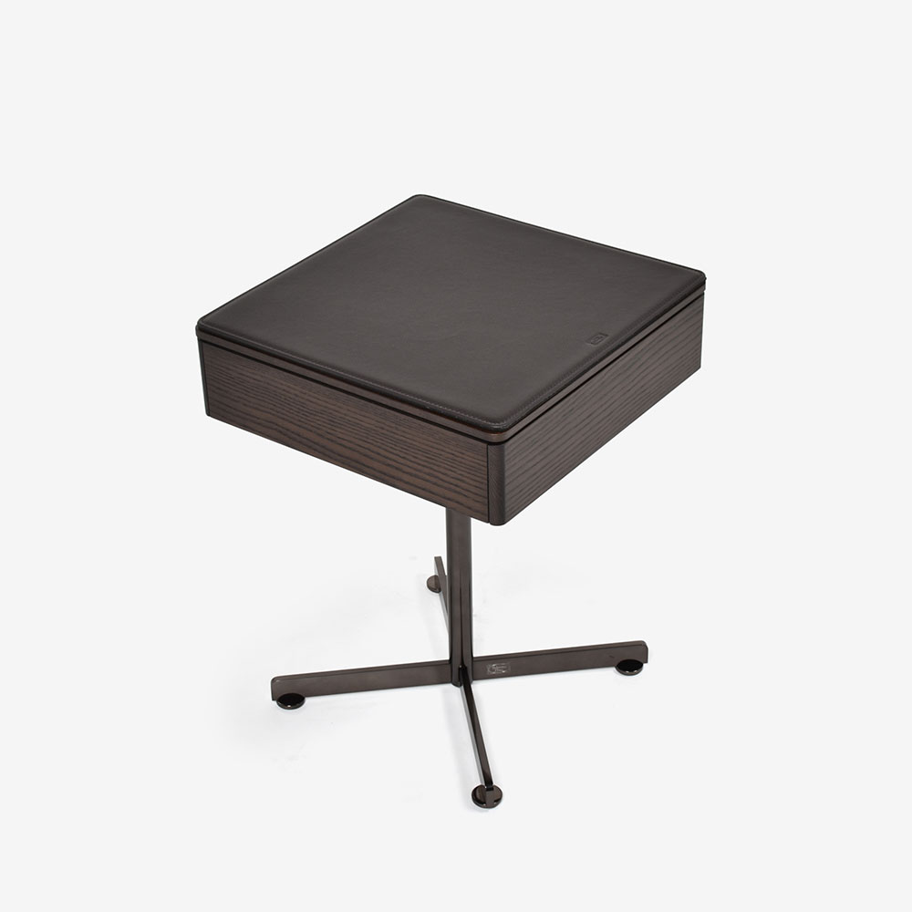 PoltronaFrau（ポルトローナ・フラウ）ナイトテーブル「ボブ ウィズドロワー」 40cm角 アッシュ材 レザーパッド付