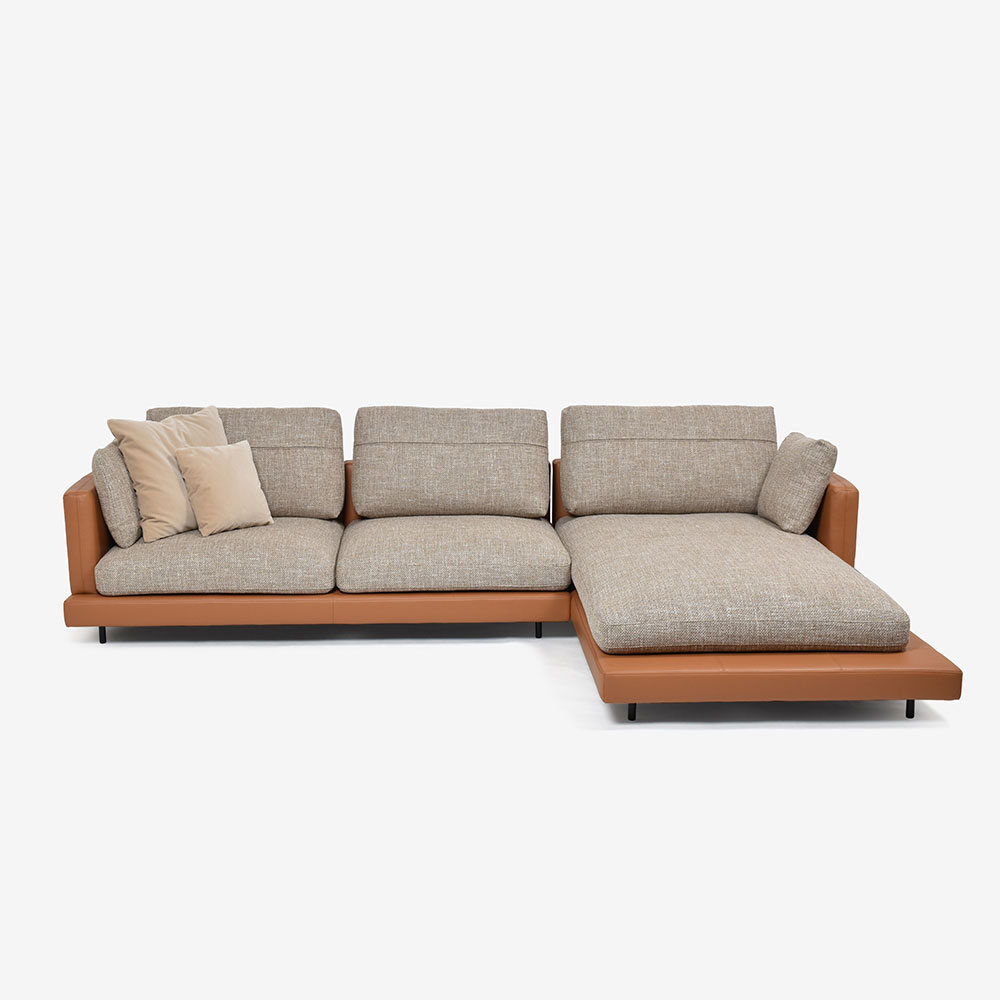 ROLF BENZ(ロルフベンツ)カウチソファ 2点セット「RB60 SINA」向って右カウチ 幅321cm 奥行193cm 革#38.111オークルブラウン色 布#26.383 サンドイエロー色 ※背クッションサポート1個、クッション4個付き