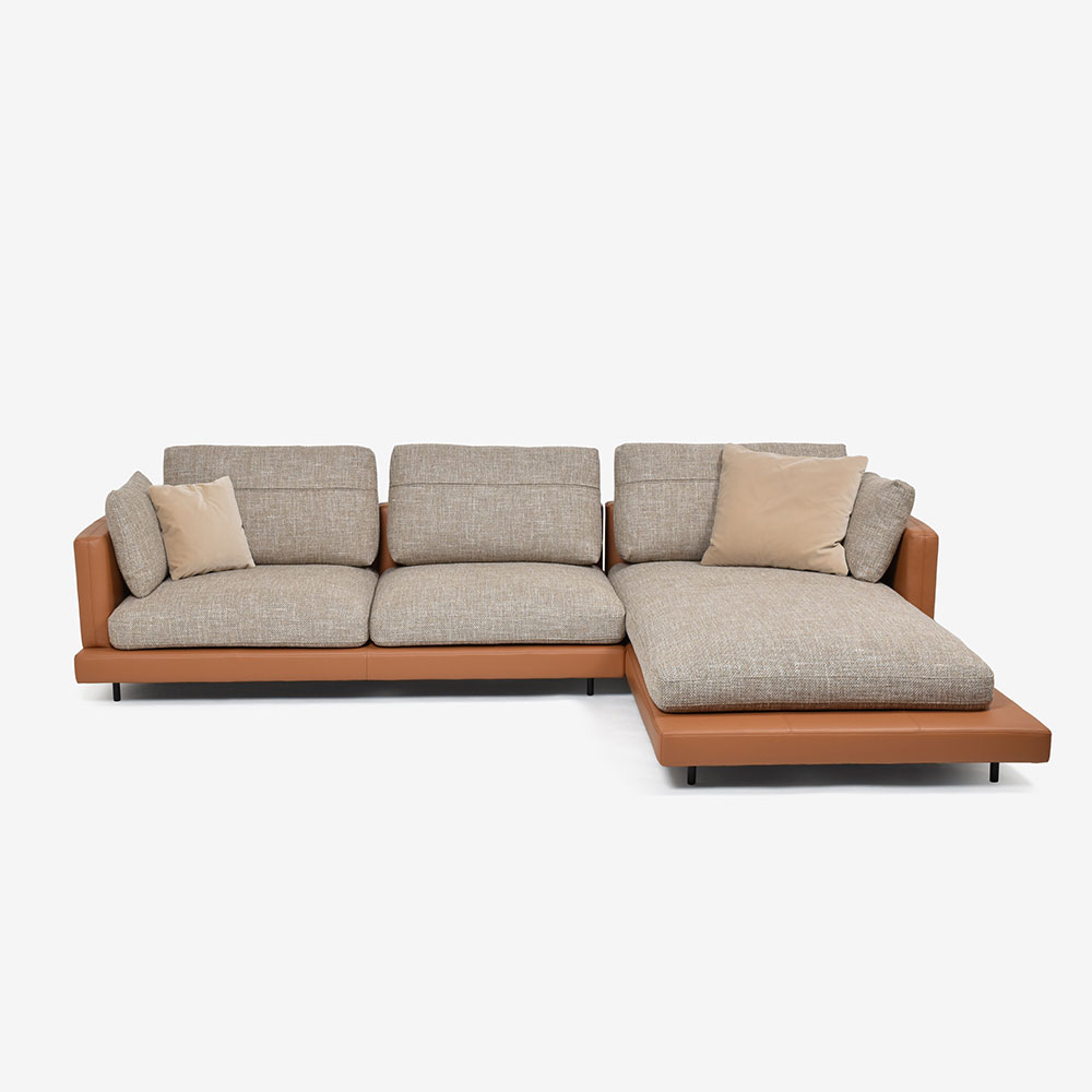 ROLF BENZ(ロルフベンツ)カウチソファ 2点セット「RB60 SINA」向って右カウチ 幅321cm 奥行193cm 革#38.111オークルブラウン色 布#26.383 サンドイエロー色 ※背クッションサポート1個、クッション4個付き