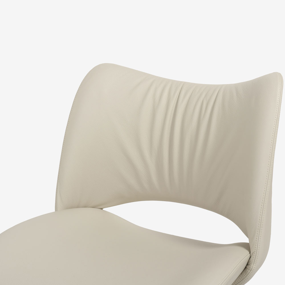 PoltronaFrau(ポルトローナ・フラウ)ダイニングチェア「ナイス」革スタッコ色 #SC05 Stucco