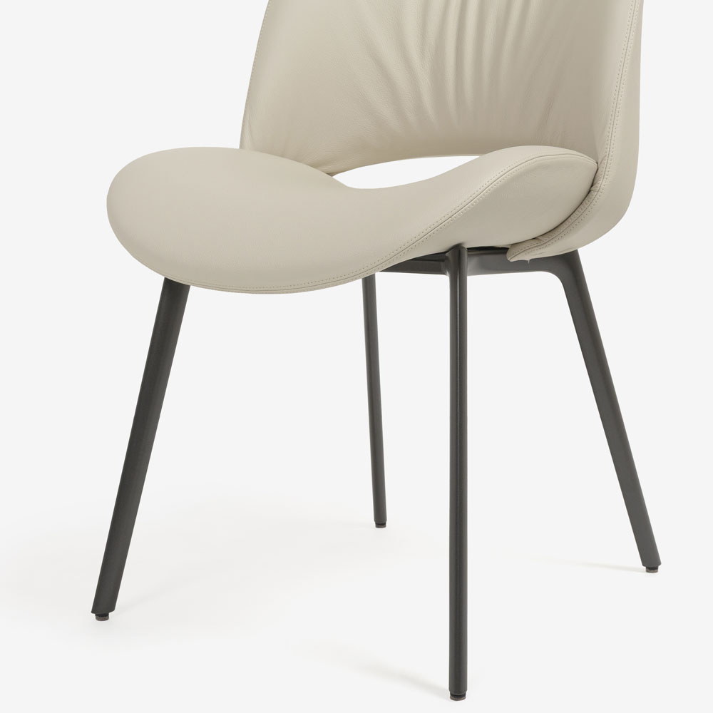 PoltronaFrau(ポルトローナ・フラウ)ダイニングチェア「ナイス」革スタッコ色 #SC05 Stucco