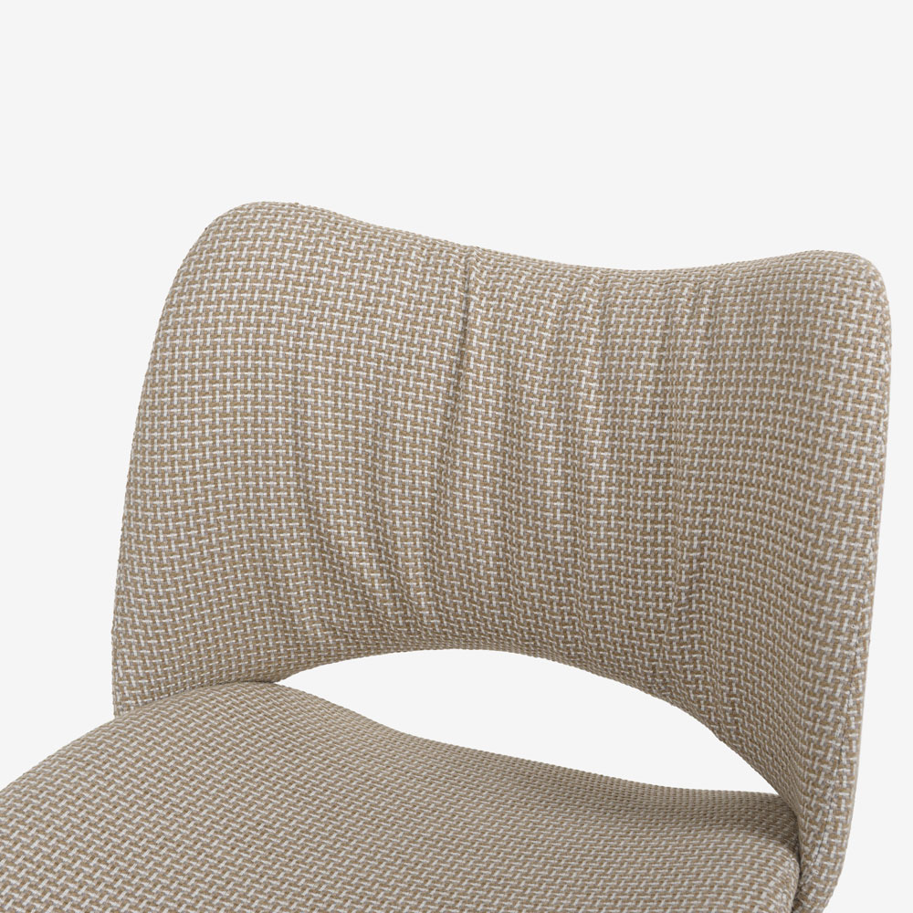 PoltronaFrau（ポルトローナ・フラウ）ダイニングチェア「ナイス」布ブロンドウッド色 #C Re-Stijl Blonde woods