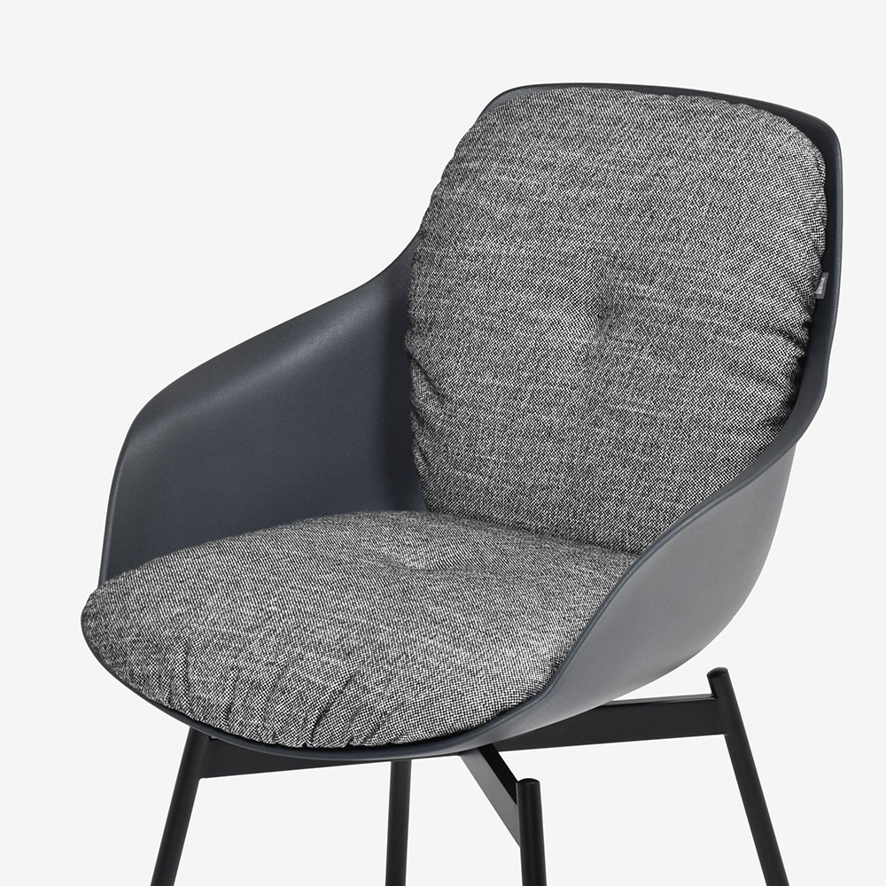 ROLF BENZ（ロルフベンツ）ダイニングチェア「600」回転式　座面：布グレー色　シートシェル：プラスチックアントラサイト色　脚：スチールブラック色【次回入荷未定】