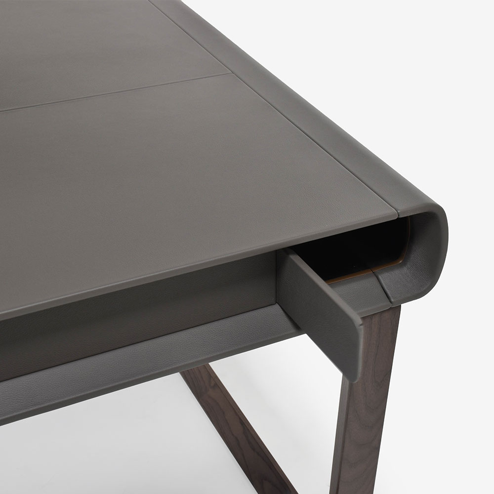 PoltronaFrau(ポルトローナ・フラウ)デスク「Peek-a-Book ピーカブック」幅183cm アッシュ材セピア色 革#CS28
