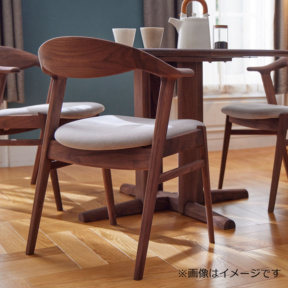 ダイニングチェア(半肘付き)「フィルプラス Cタイプ」樹種・塗装色5種 張地17種【受注生産品】
