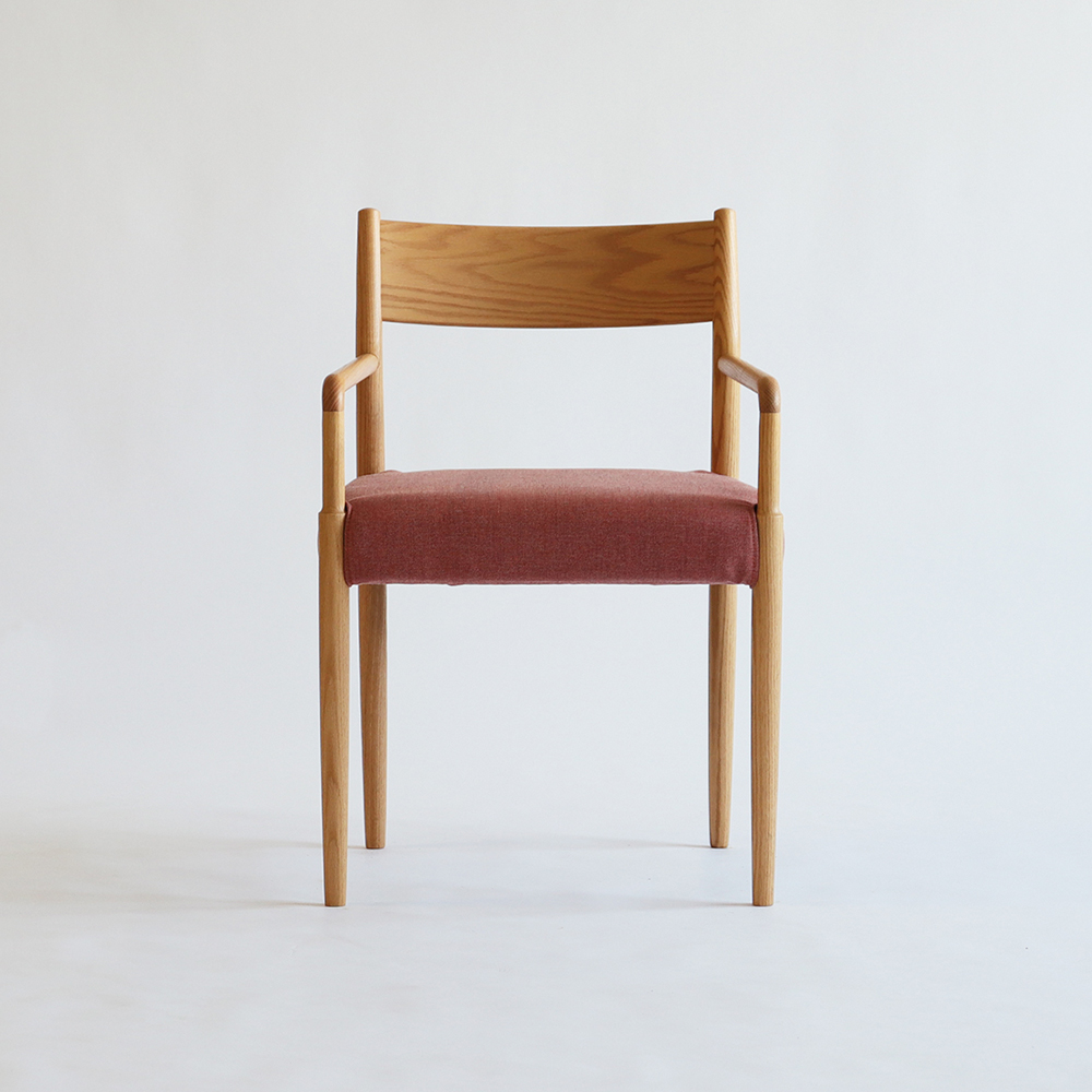 IKASAS(イカサ)ダイニングチェア(肘付き)「SUIPPO-スイッポ-ARM CHAIR」オーク材 カバー全2色