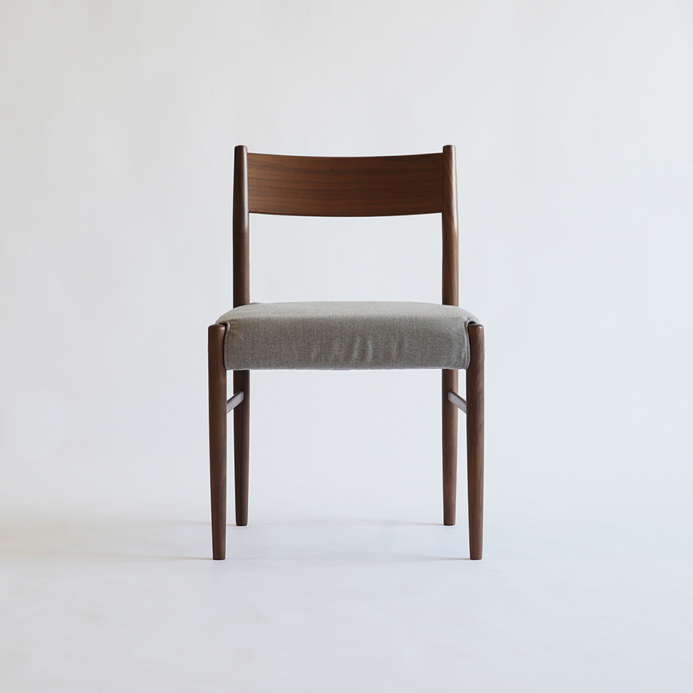 IKASAS(イカサ)ダイニングチェア「SUIPPO-スイッポ-CHAIR」ウォールナット材 カバー全2色