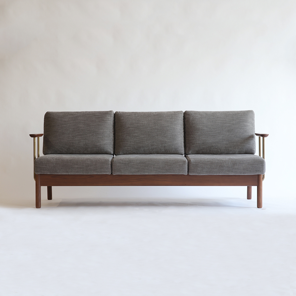 IKASAS（イカサ）ソファ「SUIPPO-スイッポ-SOFA 3S」ウォールナット材 布全4色