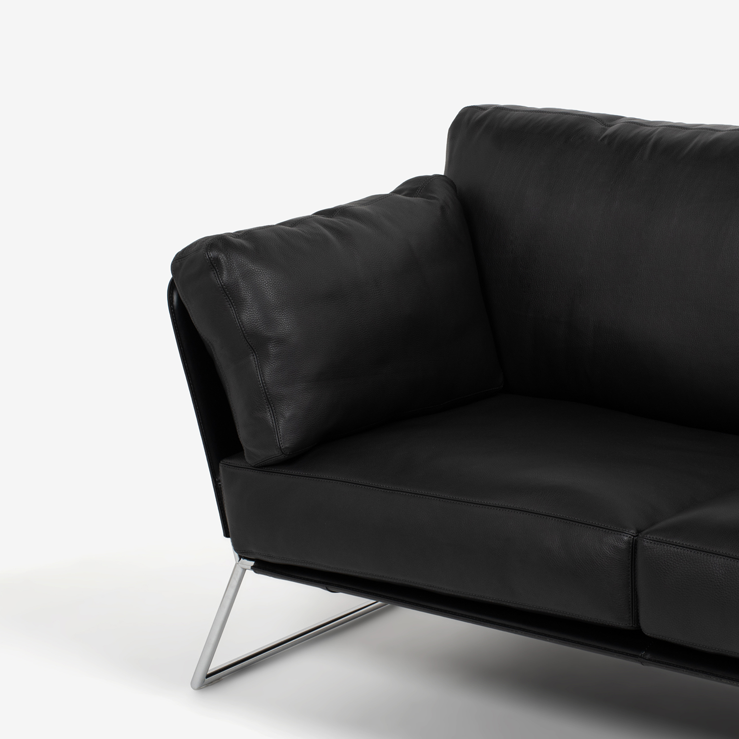 erba(エルバイタリア)2.5ソファ「トラス」革 ブラック色【お手入れキットの特典付き】