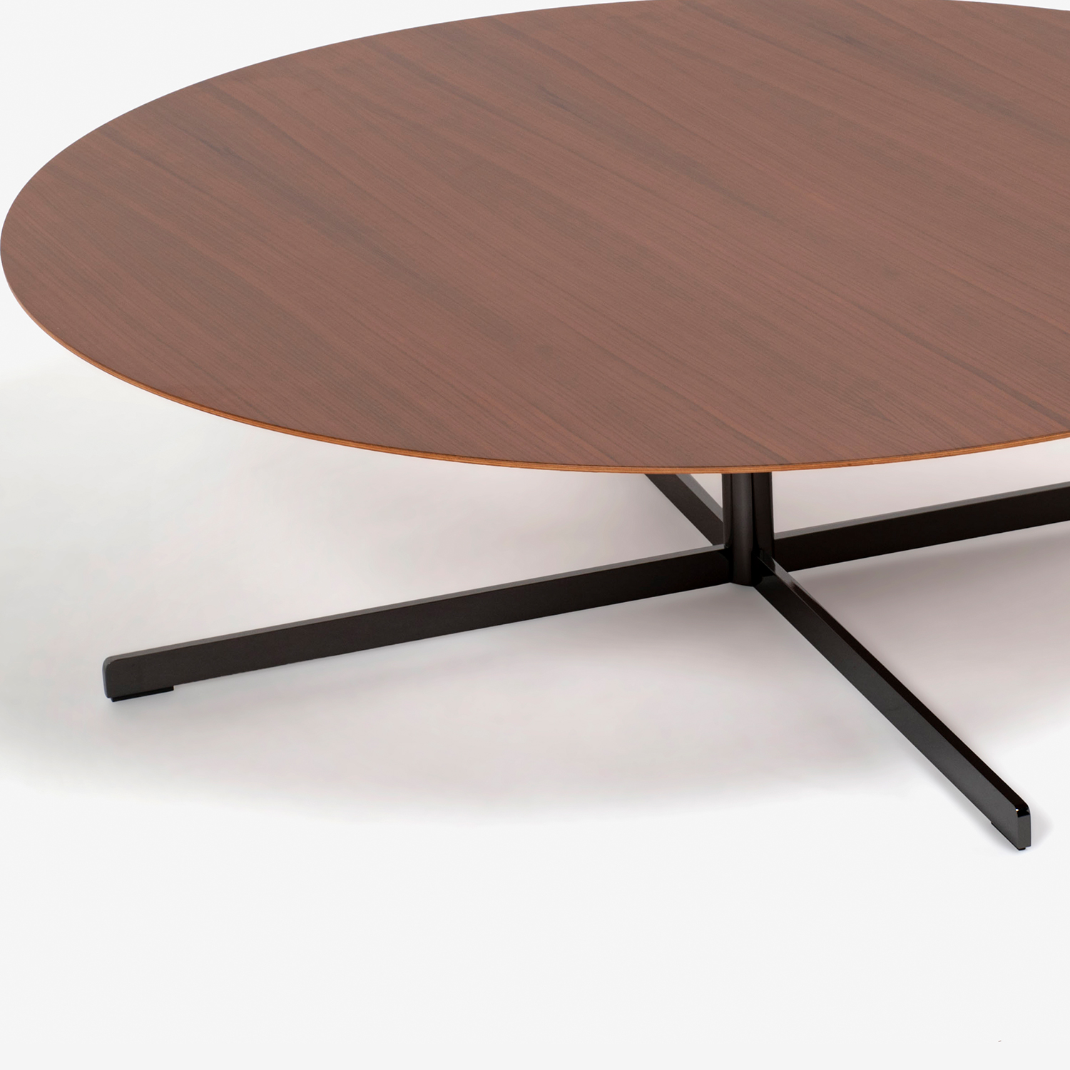PoltronaFrau(ポルトローナ・フラウ)センターテーブル「ボブ」丸110cm ウォールナット材