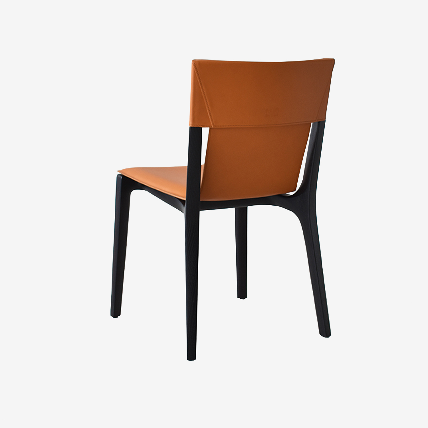 PoltronaFrau(ポルトローナ・フラウ)ダイニングチェア「イサドラ」革キャメル色 木部ダークブラウン色