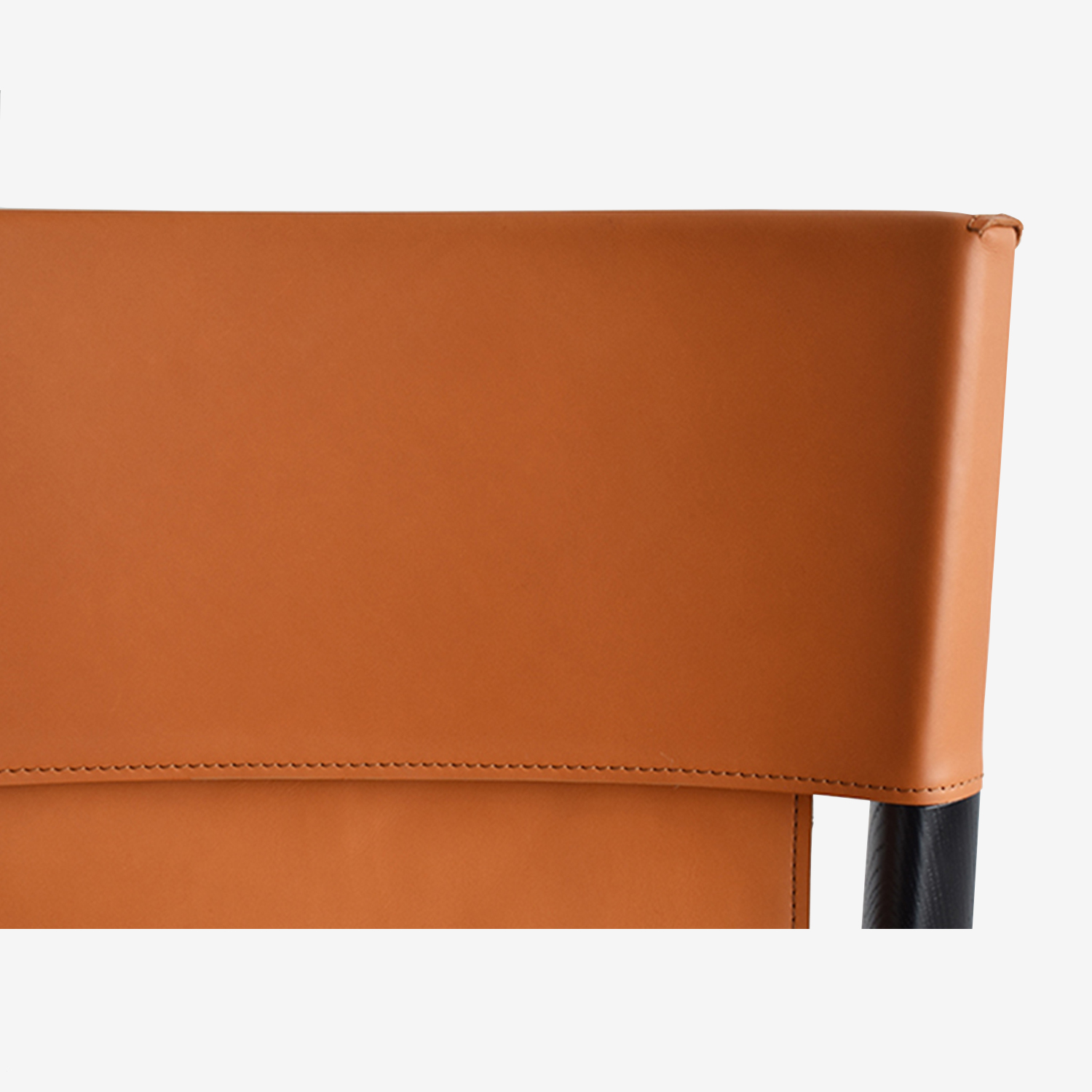 PoltronaFrau(ポルトローナ・フラウ)ダイニングチェア「イサドラ」革キャメル色 木部ダークブラウン色