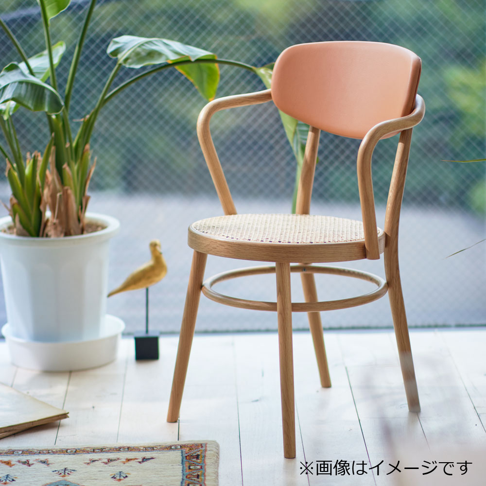 秋田木工 ダイニングチェア(肘付き)「AC-1」ナラ材ホワイトオーク色(艶消し)座面 籐張り 背もたれ 革ライトブラウン色【受注生産品】
