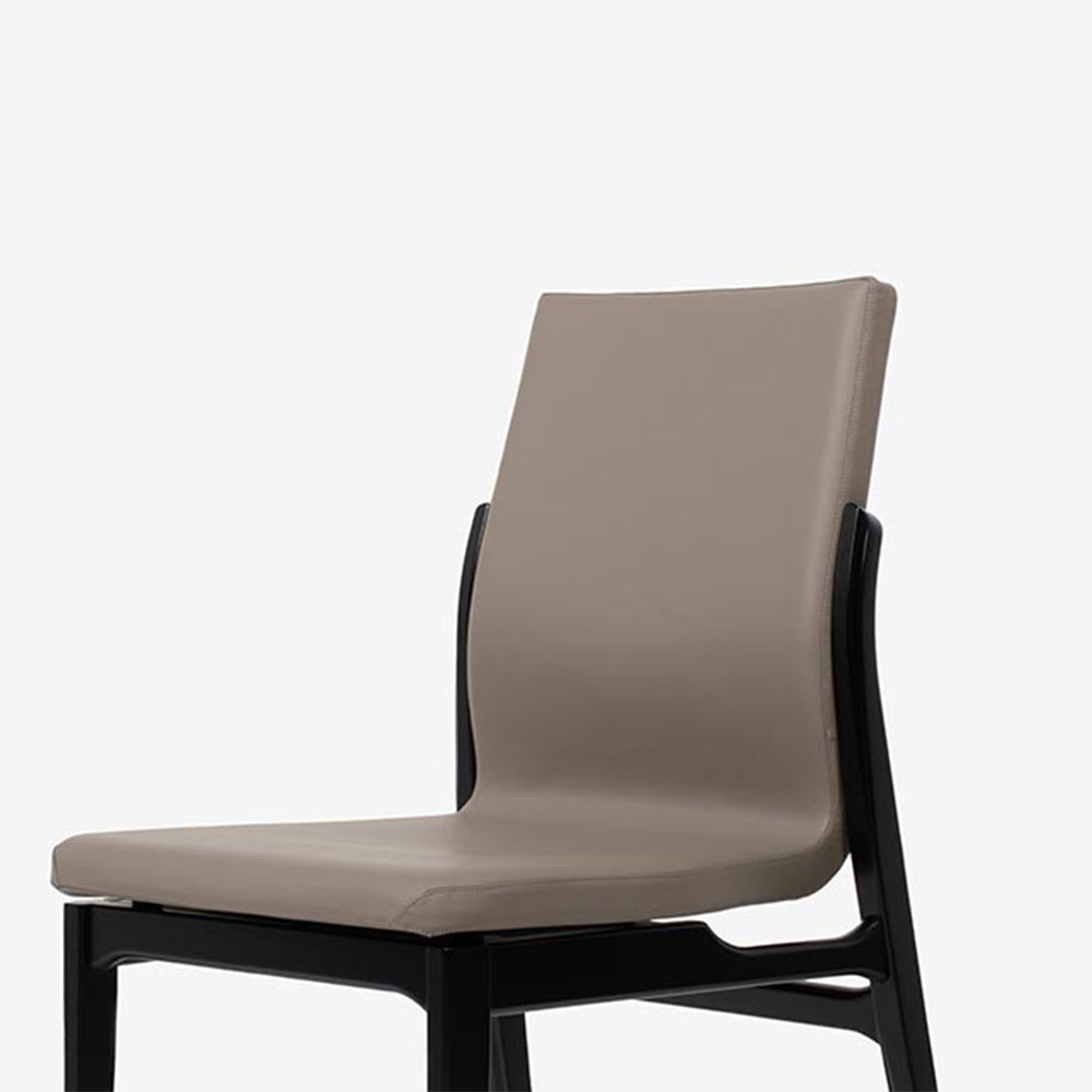 cattelan italia (カッテラン・イタリア) ダイニングチェア「ジュネーブ」革 カストロ色
