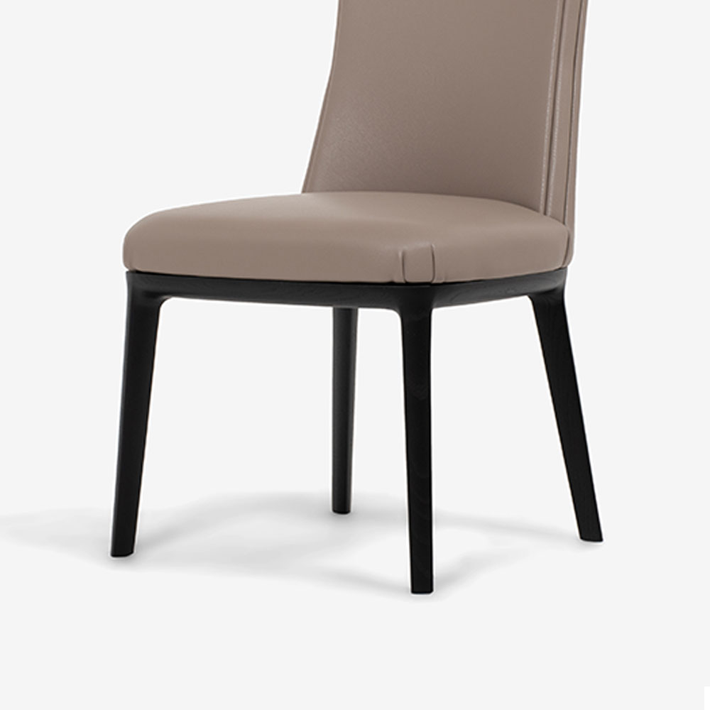 PoltronaFrau(ポルトローナ・フラウ)ダイニングチェア「ディーバ」革ベージュ色 木部ダークブラウン色