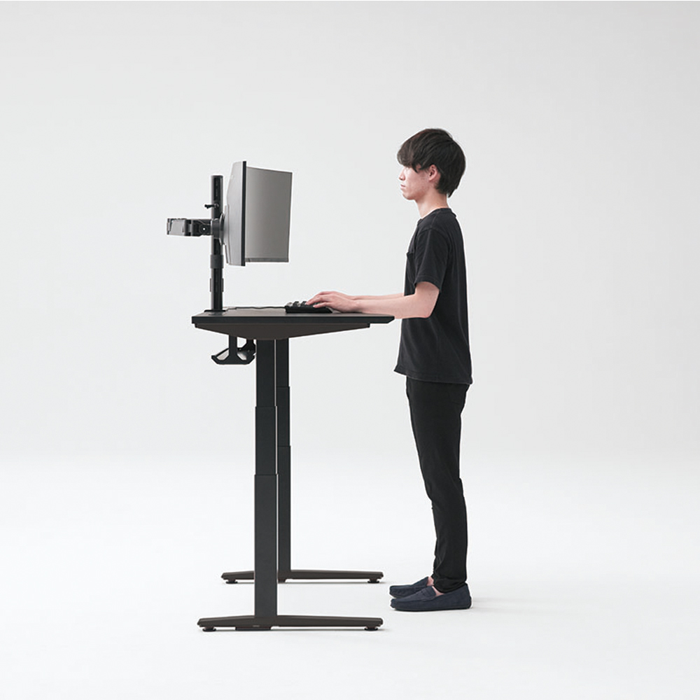 昇降デスク「StrikerSwift ストライカースイフト」ストレートタイプ　ブラック色MTB1　全2サイズ【受注生産品】