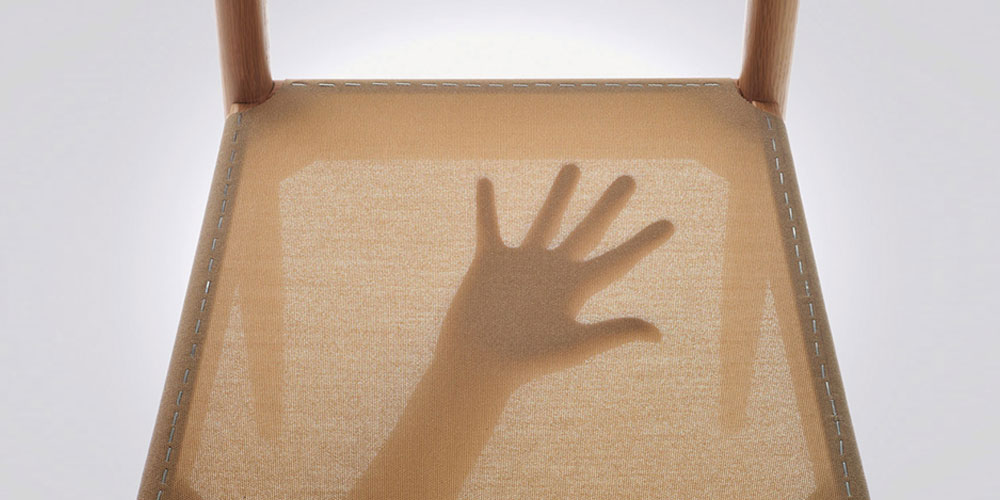 ダイメトロール(布バネ)を使用した軽量でクッション性のある座り心地