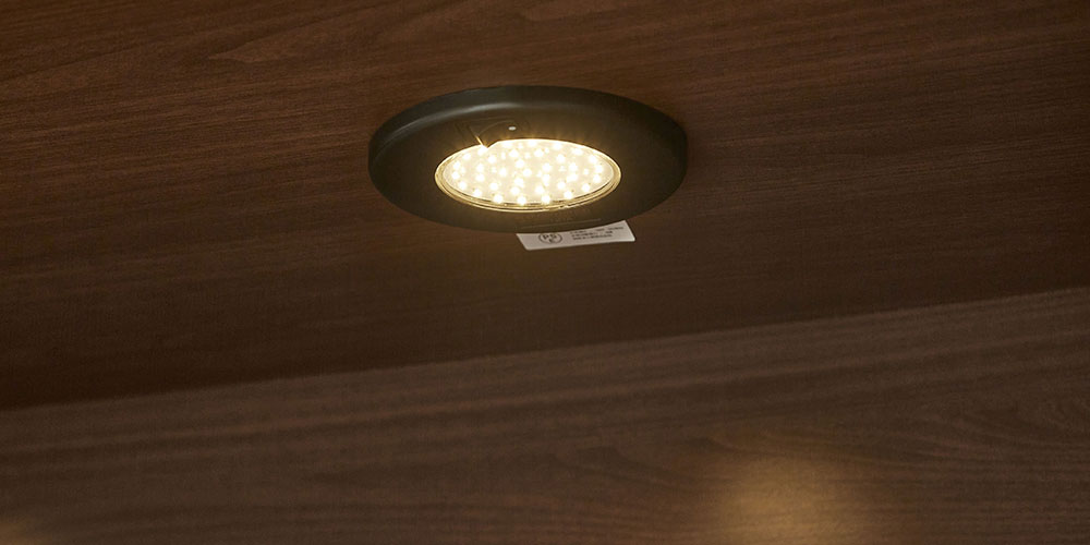 コレクションが映えるLED照明