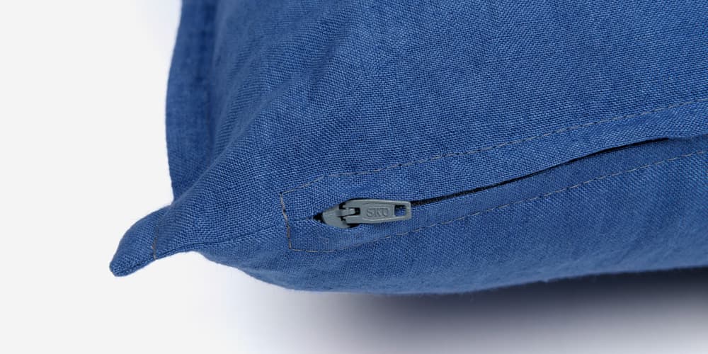 ファスナー部分　クッションカバー「ワッシャーリネン」ネイビー